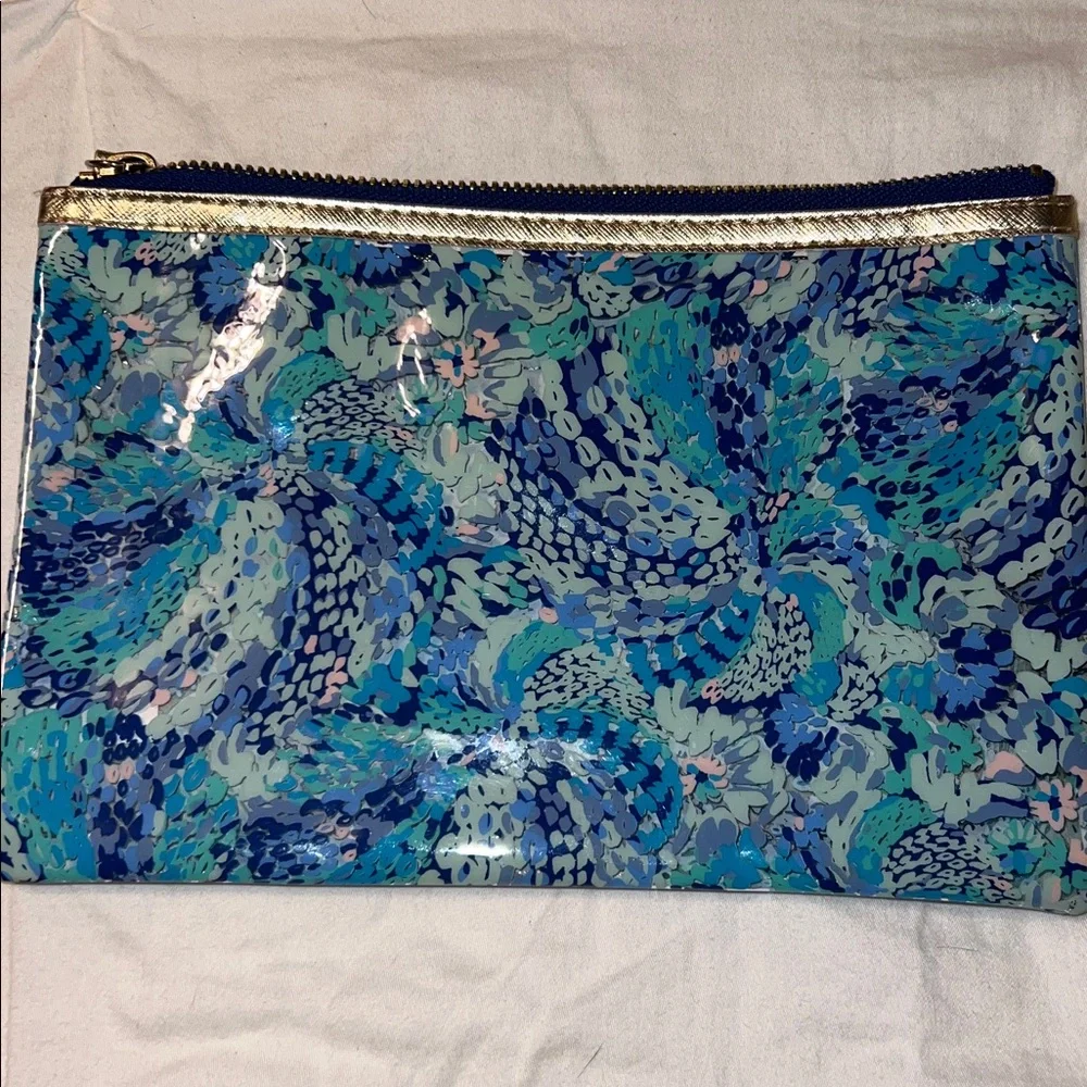 Lilly Pulitzer Blue and Teal Patterned Cosmetic Bag - Picture 4 of 4